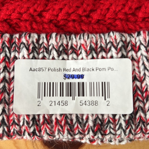 NWT Polish Buffalo Pom Winter Hat - One Size - Picture 3 of 4